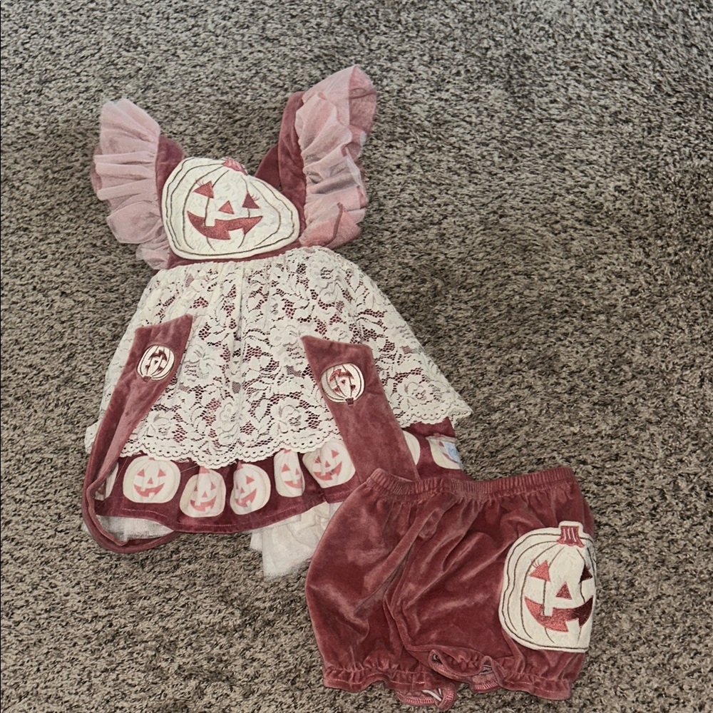 Mia Miel Girls size 7 absolutely gorgeous Pumpkin pinafore & bloomers